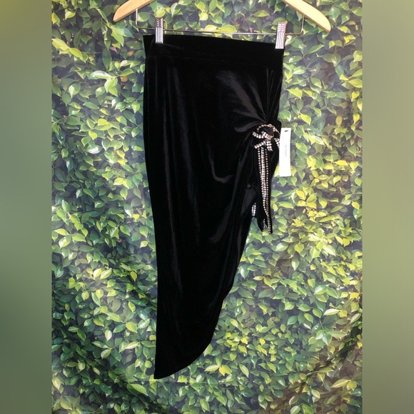 VENUS Black Asymmetrical Tie Front Skirt for Cocktail NWT Small - Picture 1 of 14